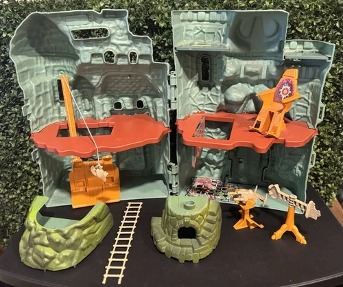 Vintage 1982 He-Man MOTU Castle Grayskull