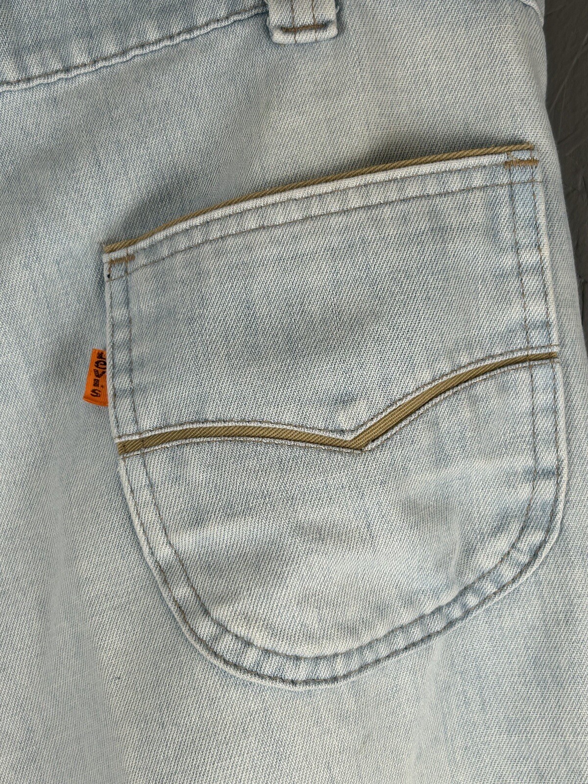 Picture 3 of 18