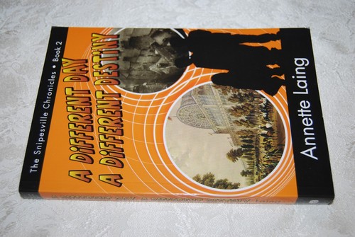 The Snipesville Chronicles BK2 Adifferent Dayby Annette Laing 2010 Paperback INS - Picture 2 of 2