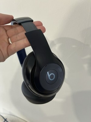 Beats Studio Pro Wireless Noise Cancelling Headphones Tested No Charger