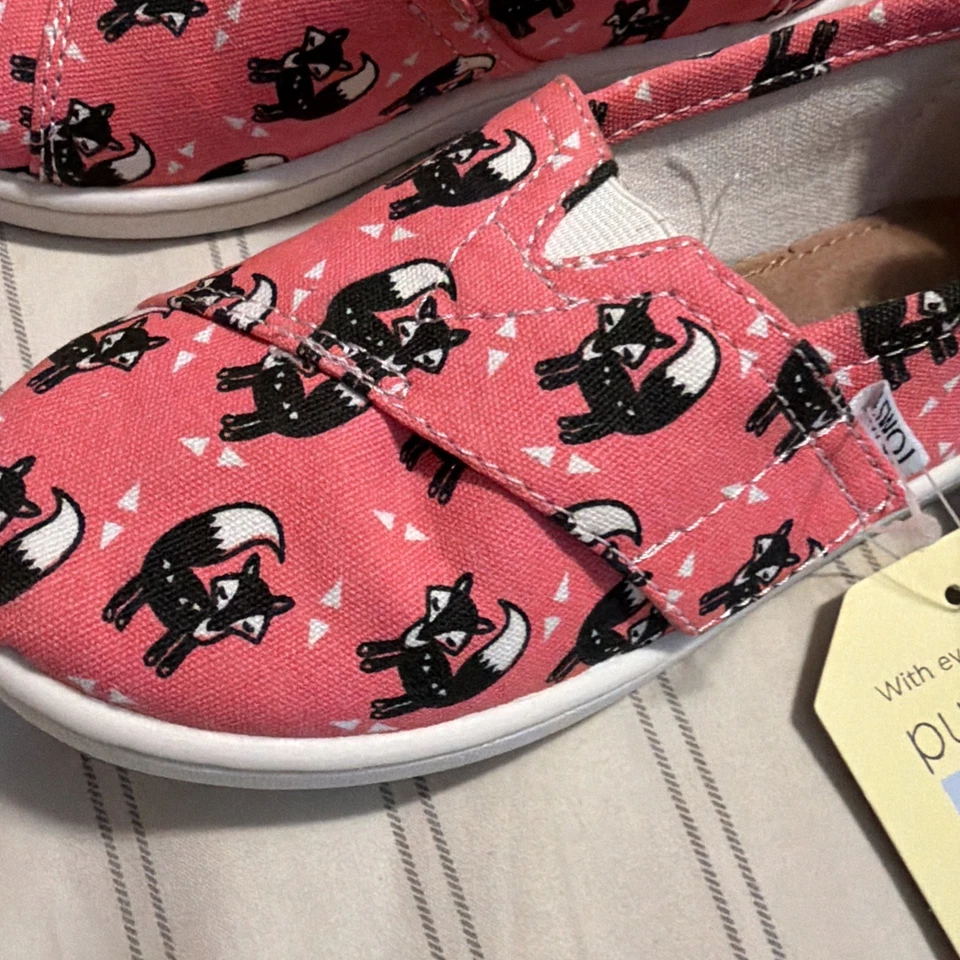 NWT  TOMS Toddler Classic Tiny Slip On Flats Pink Shoes Size T11 Fox Print - Image 2 of 4