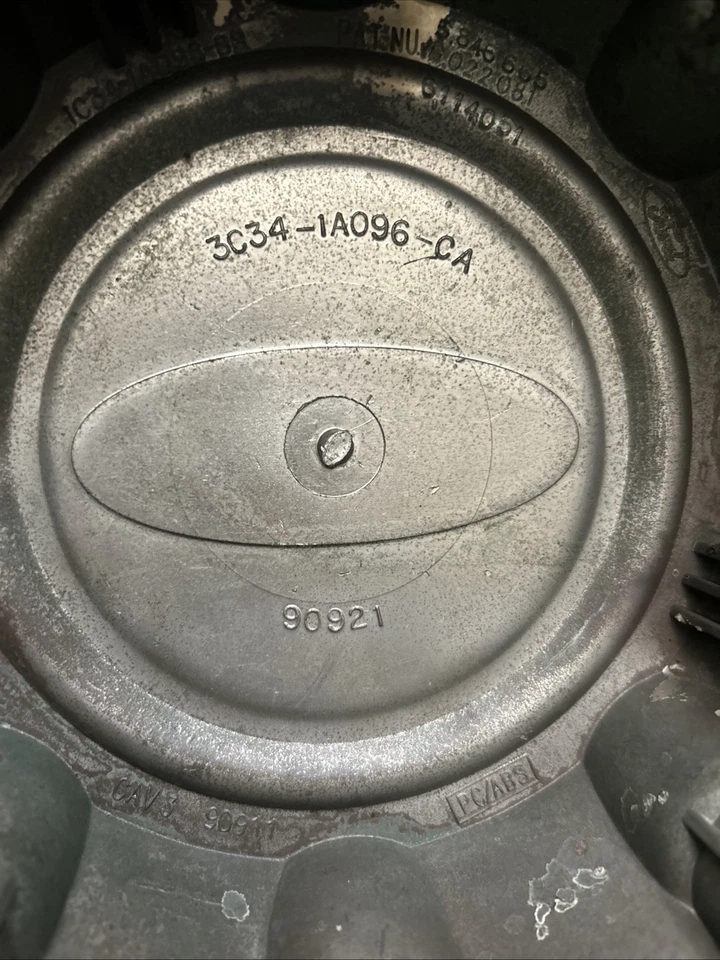 Tapas centrales Ford Super Duty OEM 1999-2005 F-250 F-350 F-450 F-550 ¡¡Excursión!!! Foto 4 de 4