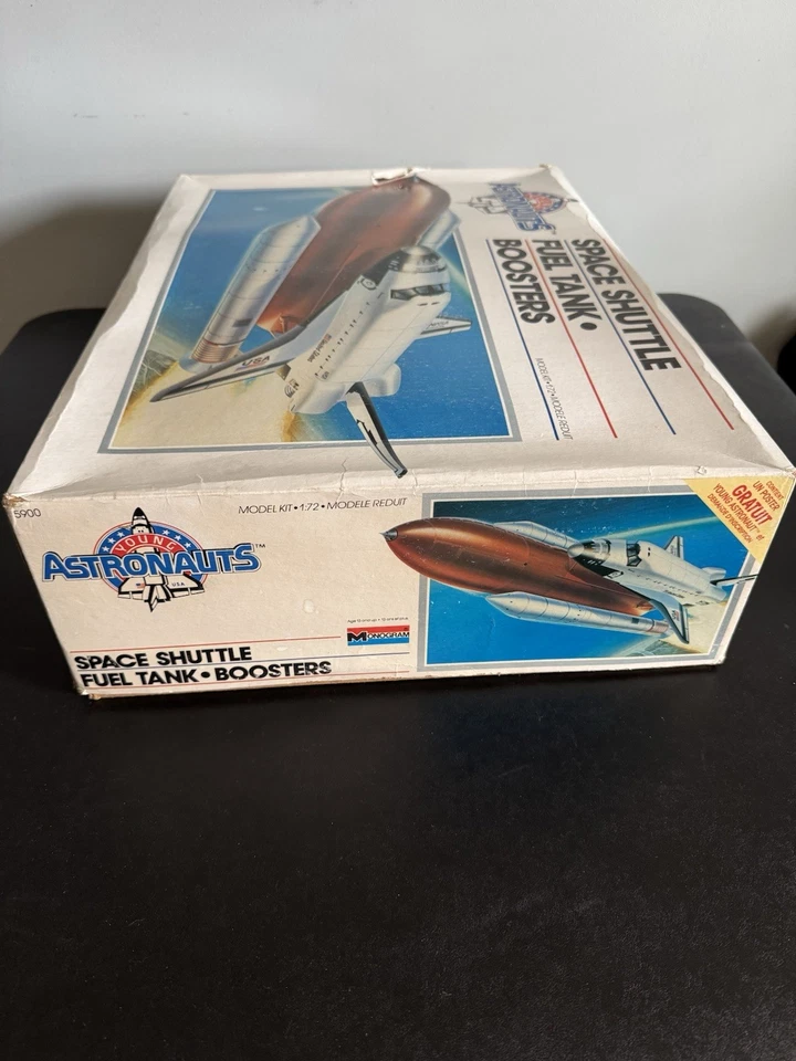 Monogram 1:72 Space Shuttle Fuel Tank Boosters Young Astronaut Model Kit New Vtg - Image 2 of 4