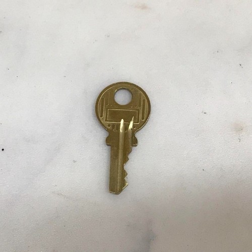 Christian Dior Gold Color Padlock Cadena W/Key M1 - Picture 11 of 12