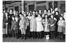 Immigrants Arriving Ellis Island PHOTO New York 1908 Men Women Children