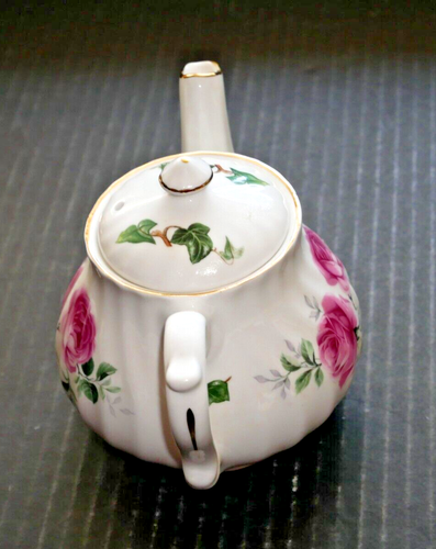 Staffordshire Fine Bone China Tea Pot Ribbed design pink roses gold trim England - Picture 4 of 6