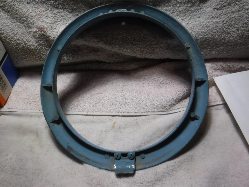 Anillo de faros Studebaker Lark 1959-1960.   Buen usado original Foto 2 de 4
