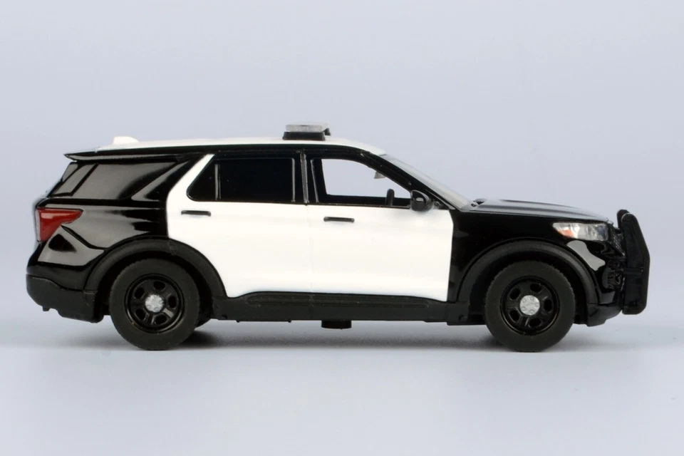 2022 FORD POLICE INTERCEPTOR UTILITY BLACK & WHITE 1/43 DIECAST MOTORMAX 79496 - Image 4 of 4