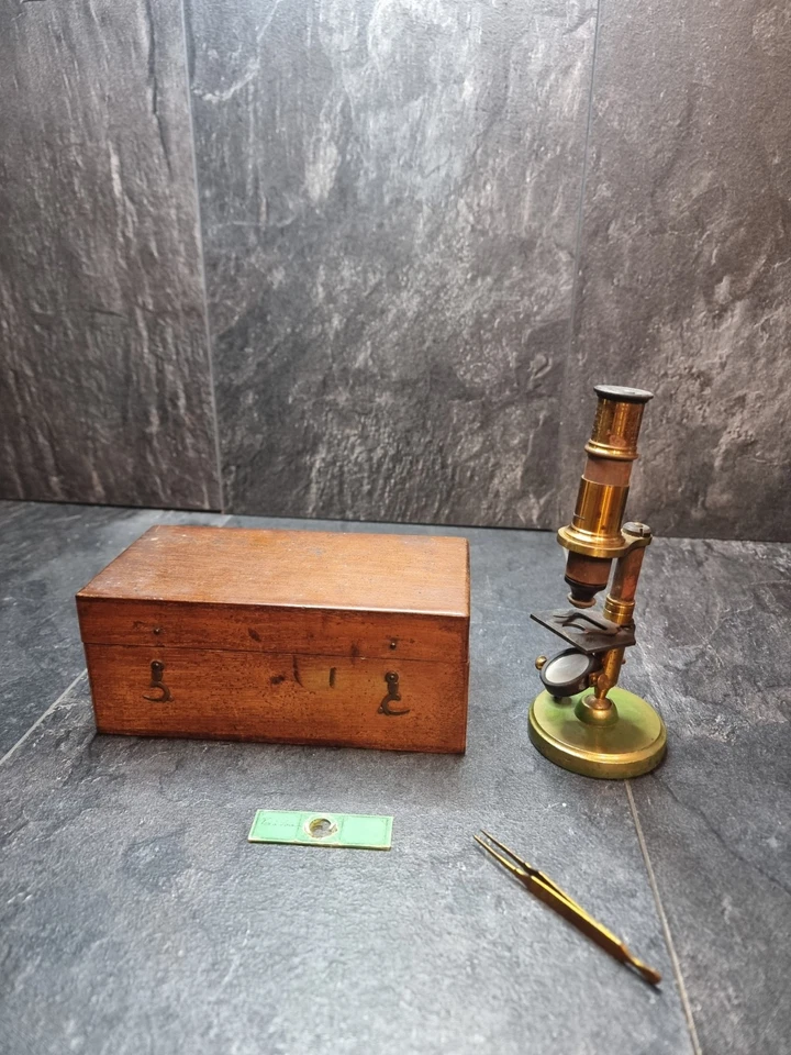 ANTIQUE BOXED FRENCH BRASS STUDENT MICROSCOPE COMPOUND SWIVEL BASE + SLIDE - Image 2 of 4
