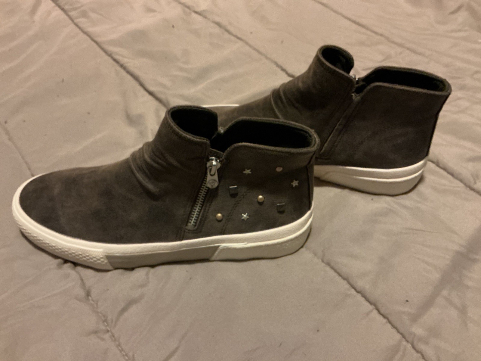 Vegan-certified Bootie- Blowfish Malibu Wave Zip Charcoal Grey  Women’s  10M