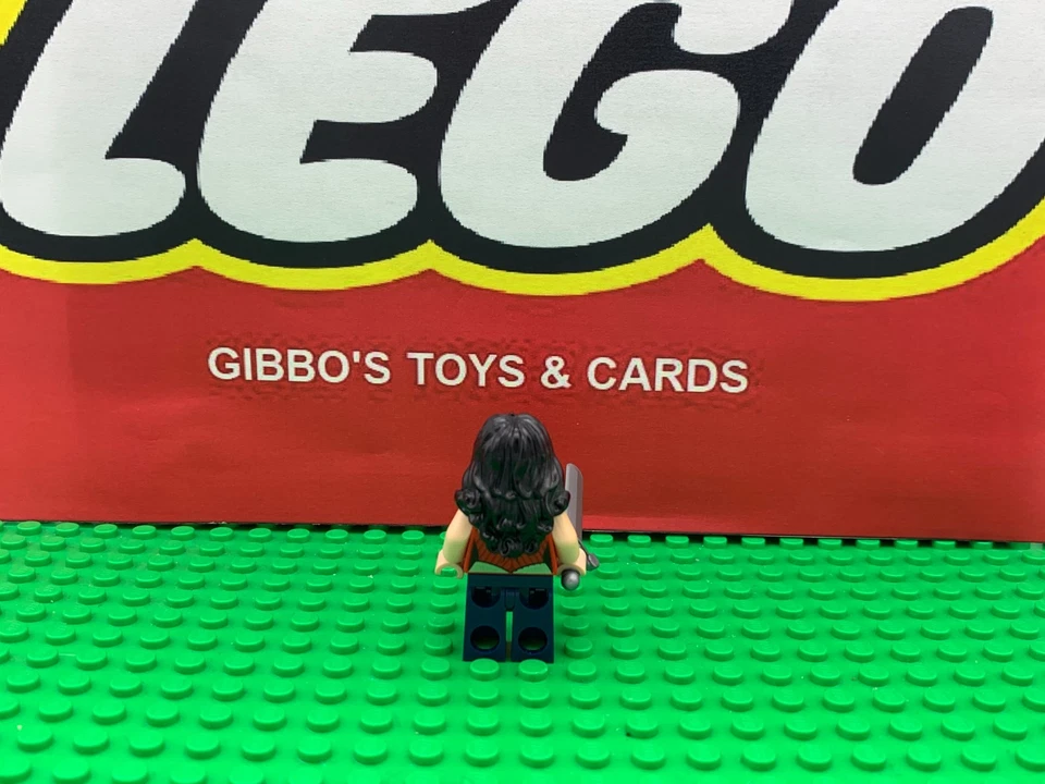 LEGO WONDER WOMAN + sword minifigure DC COMICS set 76026 sh150 sh0150 - Image 2 of 3