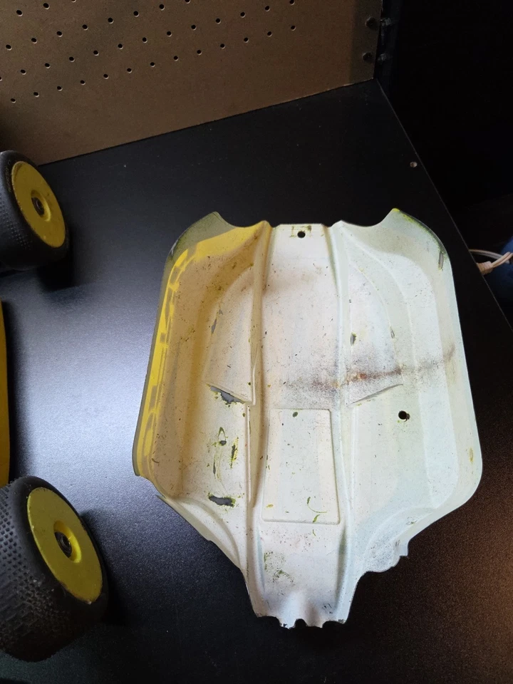 Team Associated RC8T Tekno Chassis  - Image 3 of 4