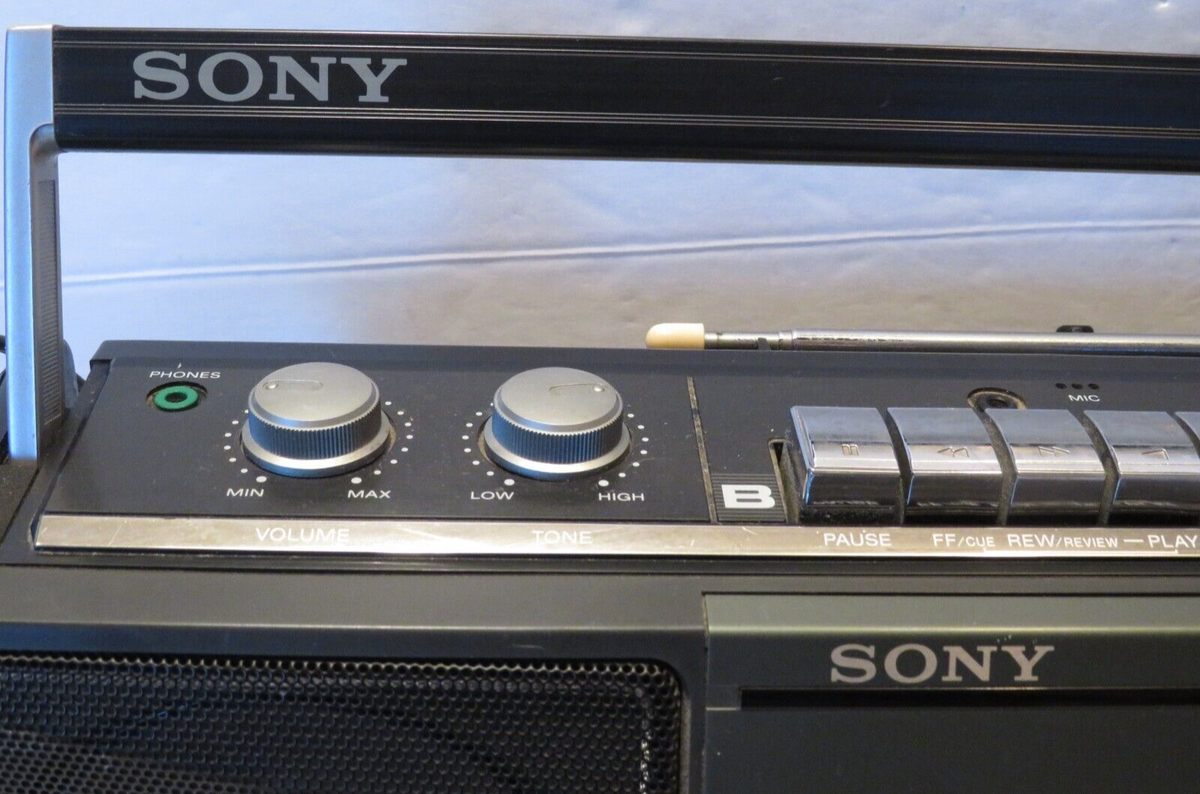 SONY CFS-W301 Sound Rider Dual Cassette Player Recorder AM/FM