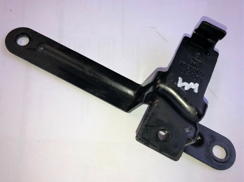 VW GOLF VI 5K1 1.4 TSI CAV CAX Halter Kühlwasserpumpe Motorenteile 1K0121093AS