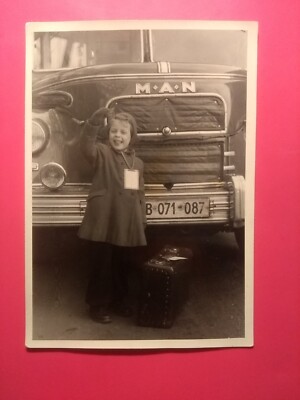 Altes Foto Mädchen Girl Auto Oldtimer Car LKW M.A.N Bus Berlin nice old Photo