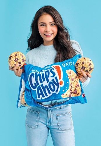 iscream 3855 Chips Ahoy! Package Pillow Set 18x12" - Picture 5 of 7