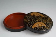 Astonishing Japanese Lacquer "CART WHEELS in STREAM" Makie Incense Container A63