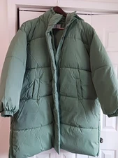 Women's Oversize Long Puffer Jacket Coat Size XXL Green NWT by Amazon Essentials