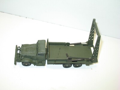 DINKY TOYS camion BROCKWAY militaire, rare version N2 plot rond, E