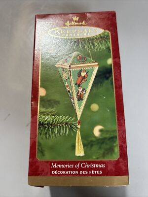 Hallmark Keepsake Ornament 2000 Memories of Christmas