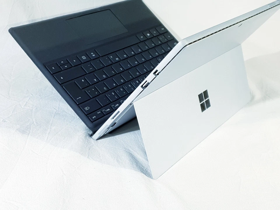 Microsoft Surface Pro5 1807 I5-7300U/8GB RAM/256GB 12,3" LTE Win10 B-Ware DE#850 - Bild 4 von 4