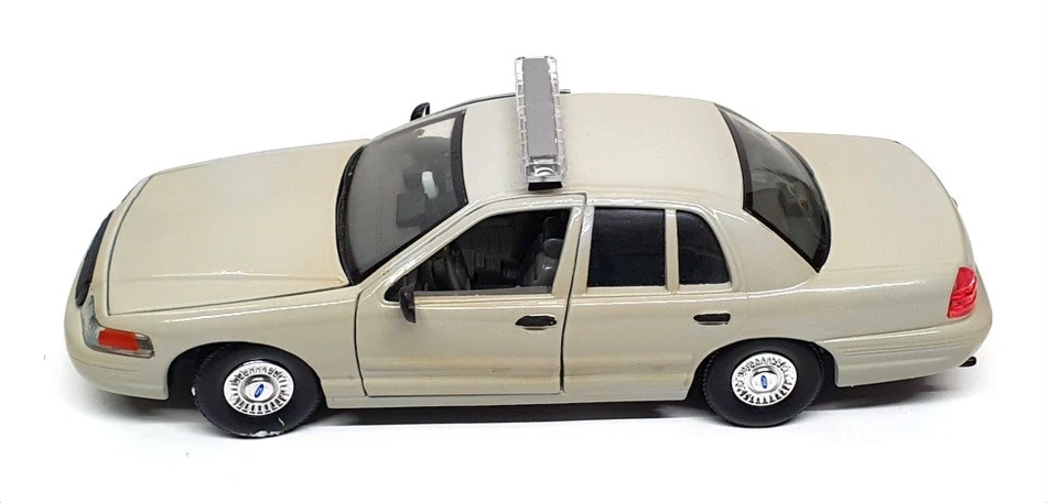 Classic Metal Works 1/24 Scale 21922E - Ford Crown Victoria Police Car - Grey - Image 4 of 4