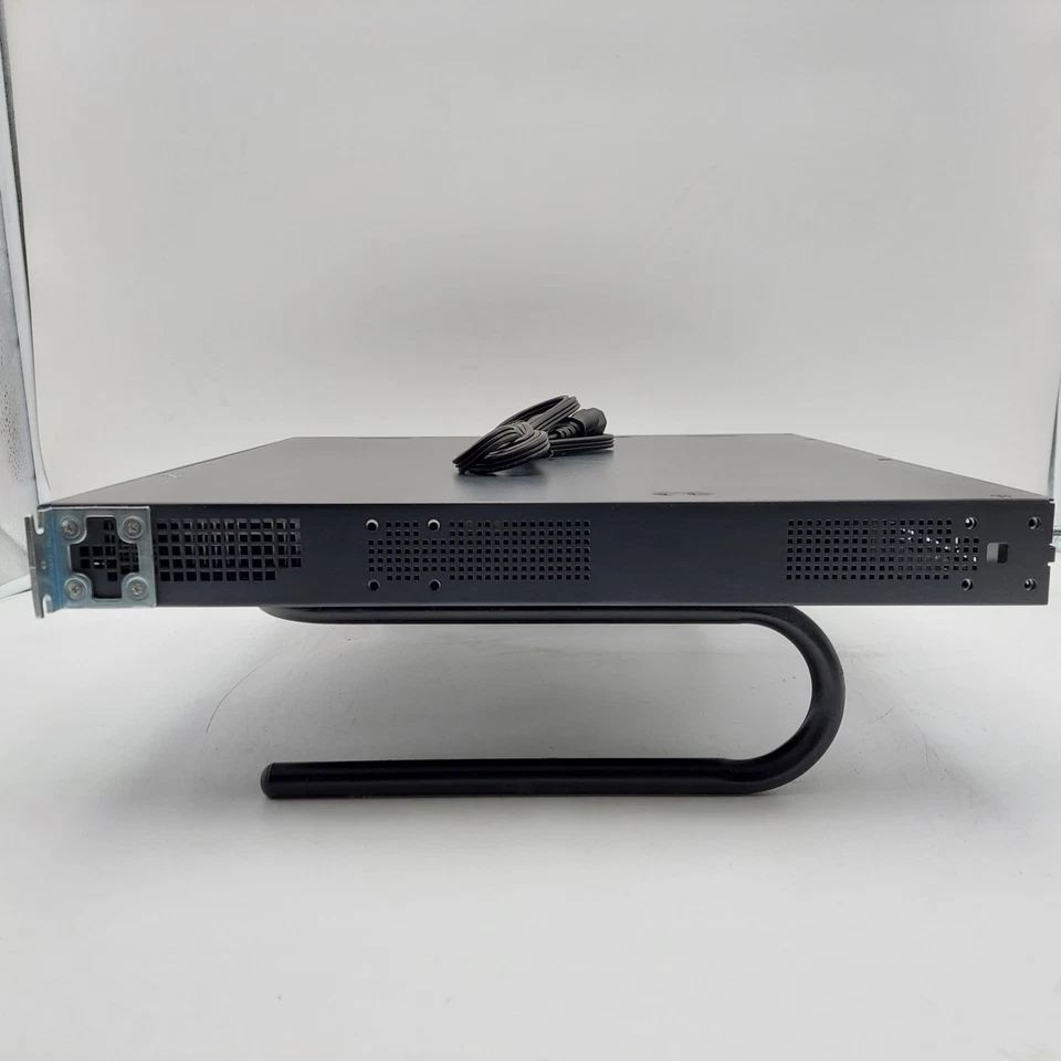 Cisco 2811 2-Port 10/100 Wired Router - Image 4 of 4