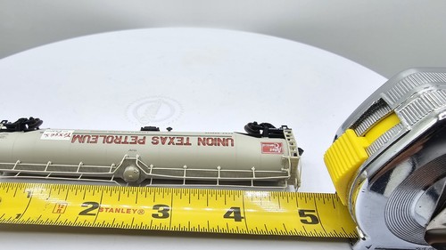 *READ Atlas N Scale 33,000 Gallon Tank Car Union Texas Petroleum ACSX 933015 - Picture 12 of 14