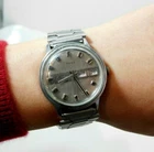 Vtg Timex Men's Watch Date Indicator Silver Tone 100% St. Steel Hong Kong 1j108