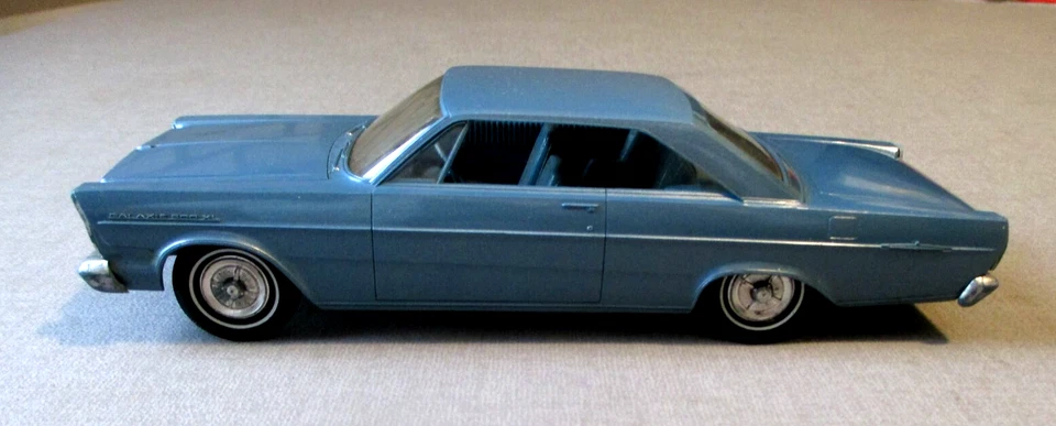 1965 福特 GALAXIE 500 XL- 2-DR HT- 经销商模型汽车促销-8" JOHAN AMC 复古 — 第 2/4 张图片