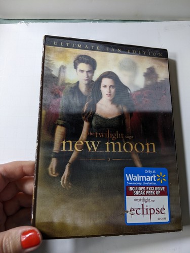 The Twilight Saga 2: New Moon (Ultimate Fan Edition DVD) Walmart 2 Disc 2009