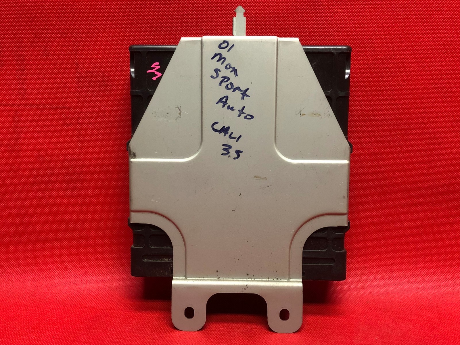 2001 Mitsubishi Montero Sport Engine Computer Control Module Unit 