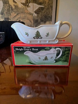 22K Gold Trim Holiday Hostess Christmas Tree Sleigh Gravy Boat Original Box