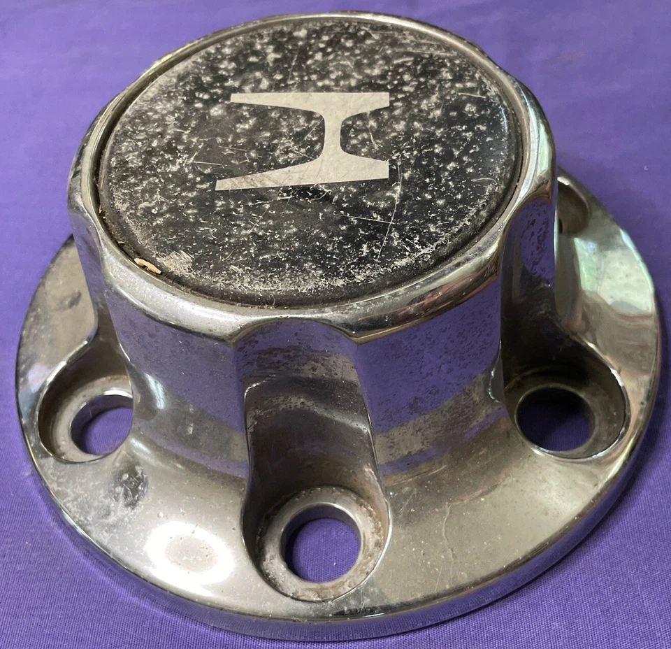 Calota central de roda de metal Honda Passport 1994-1998 OE cromada 897038 9770 - Imagem 3 de 4