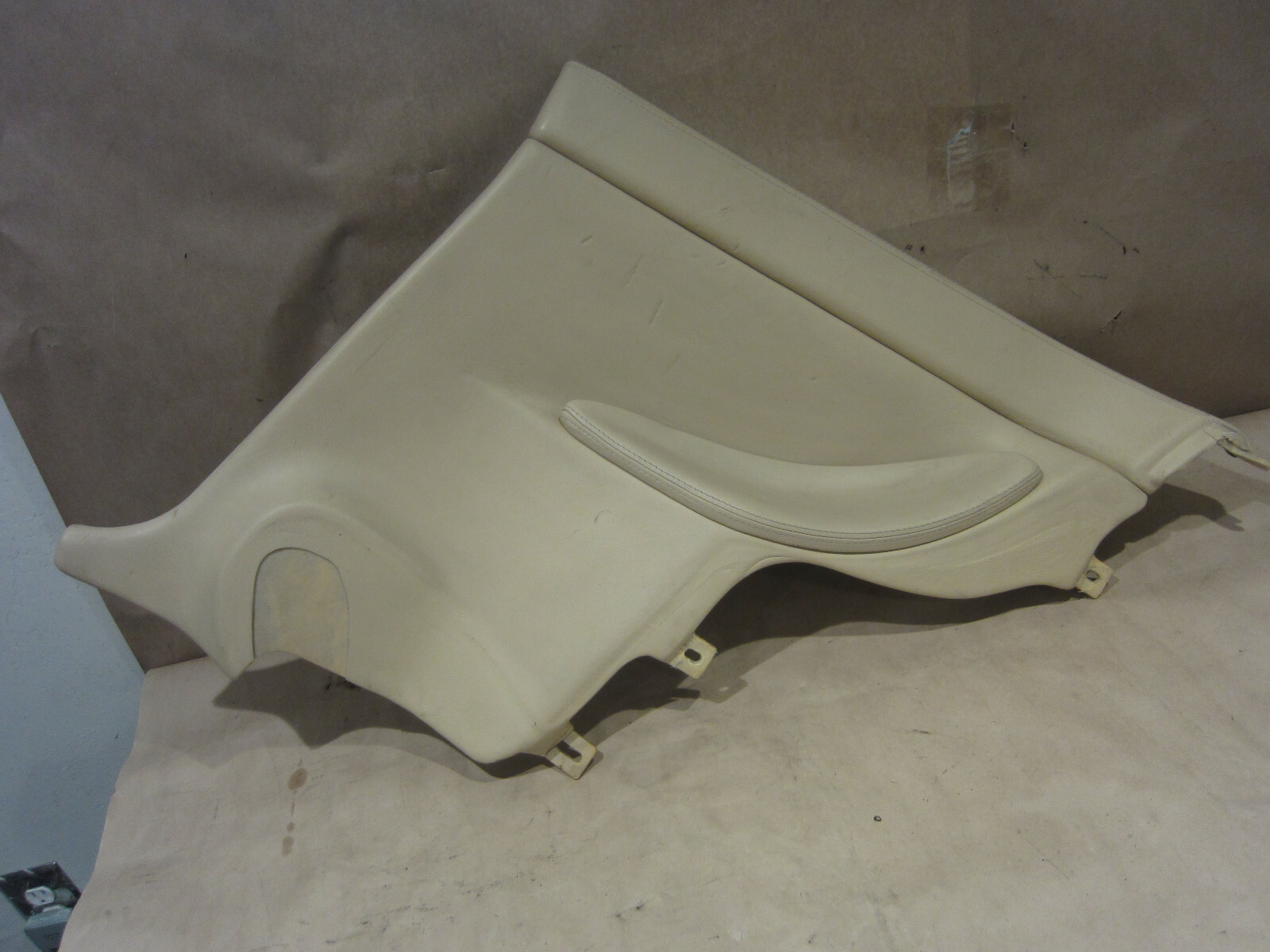 Ferrari 456 -RH Rear Lower Side Panel With Arm Rest - Creama - P/N 65649700