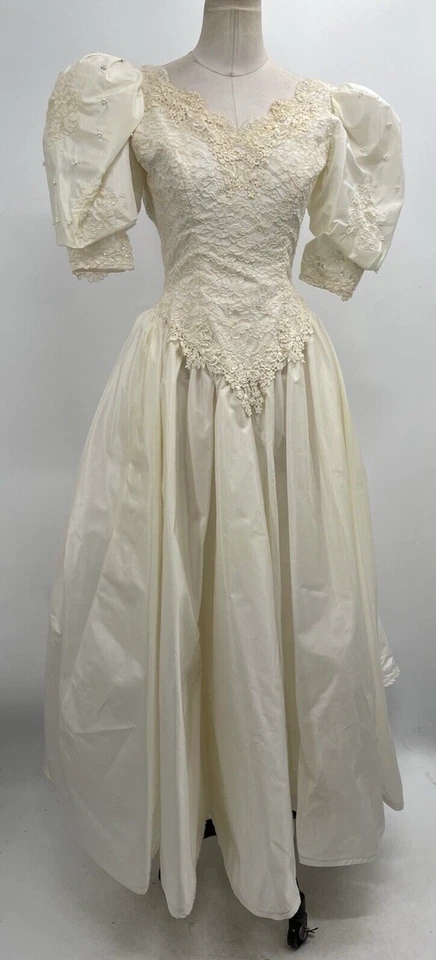 Impresionante vestido de novia Alfred Angelo zafiro cuello en V manga corta marfil❤️ Foto 2 de 4