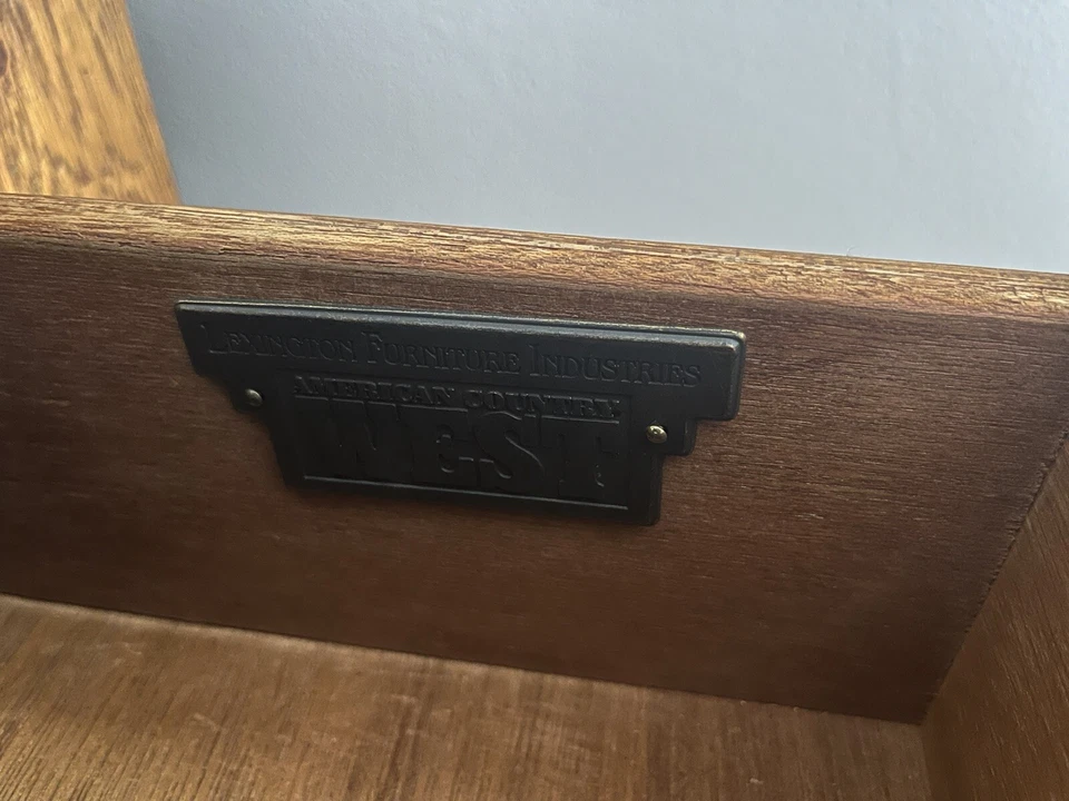 LEXINGTON FURNITURE Solid Oak American Country West Full Bedroom Set - Image 3 of 4