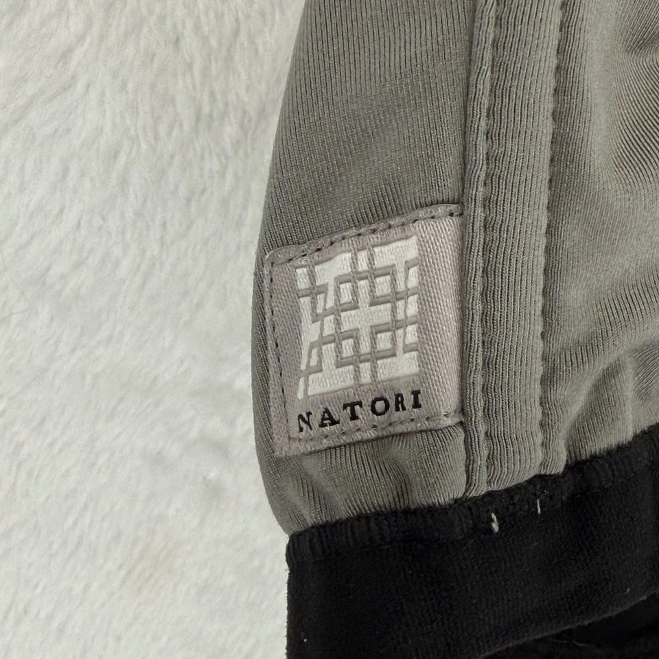 Sujetador deportivo gris Natori correas ajustables inalámbricas talla 32D Foto 3 de 4