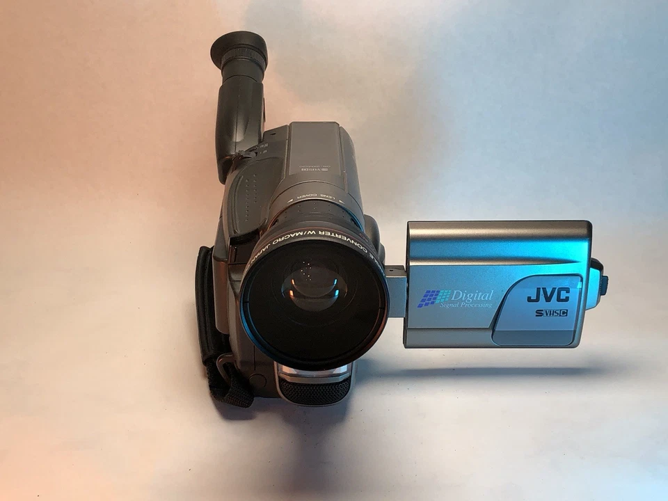 JVC GR-SXM520U S-VHS-C Camcorder + Battery, Charger, Bag, Wide & Tele Lens - Image 3 of 4