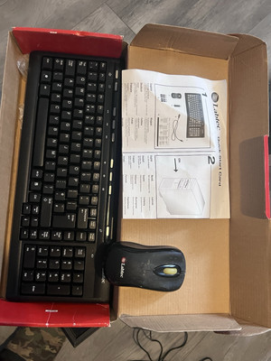 Labtec Ultra-Flat Wireless Desktop Tastatur & Maus USB 967680-0120
