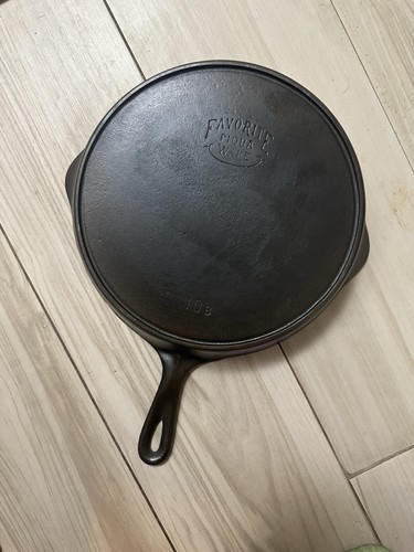 Favorite Piqua Ware No. 10 Cast Iron Pan Skillet Smiley Logo Flat Fully Restored