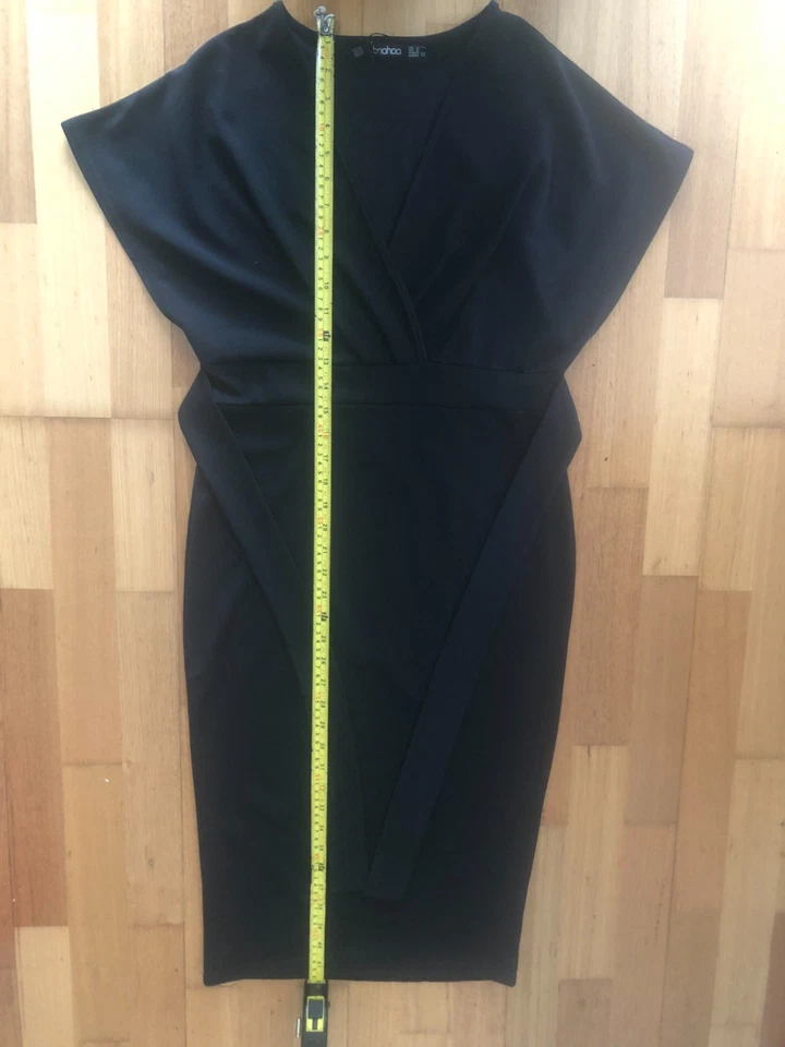 Vestido formal Boohoo para mujer - talla 12 (AU) negro - frente envolvente con lazos en la cintura. Foto 3 de 4