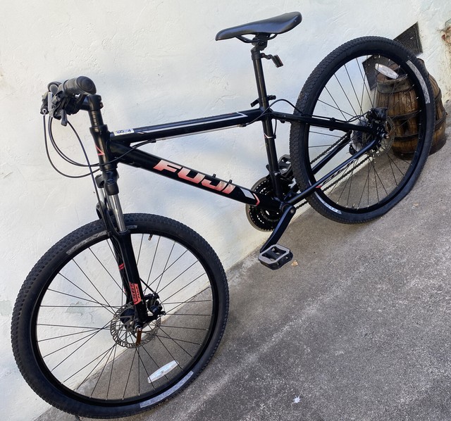 fuji adventure sr suntour mountain bike