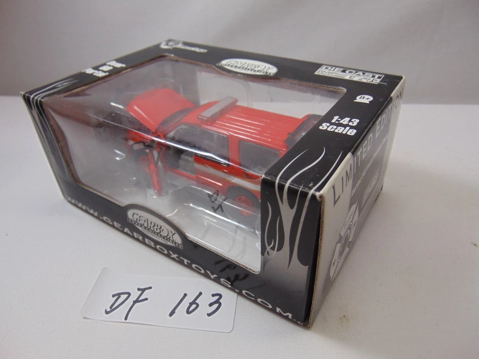 GEARBOX 1/43 BOSTON FIRE TCU FIRE DEPT. FORD EXPEDITION NEW MODEL CUSTOM 2006 - Image 3 of 4