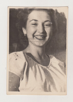 Pretty Attractive Young Woman Cute Female Girl Nice Smile Vintage Snapshot Photo
