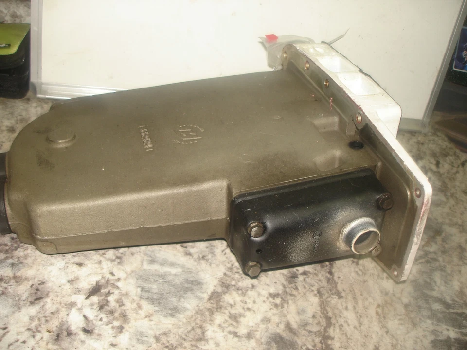 Johnson VRO 40hp 1990 exhaust tube j40teesr boat motor part used bin bma - Image 2 of 4