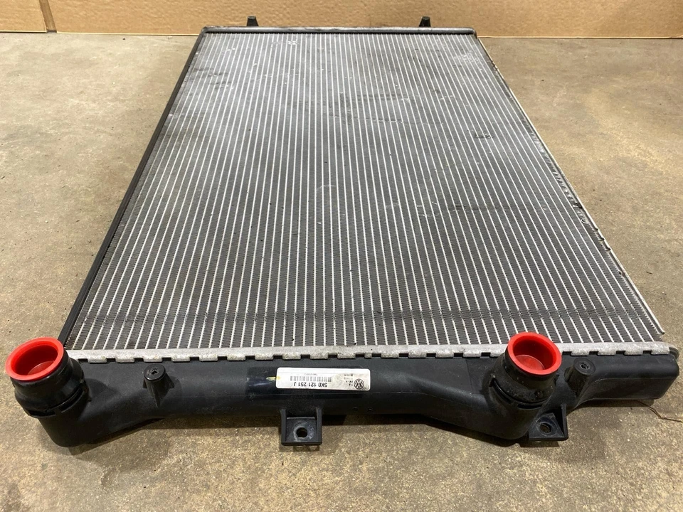 2010-2013 Audi A3 2.0L Radiator OEM 5K0121251J (TL) Foto 4 de 4