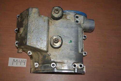 2004 Polaris Sportsman 700 EFI 4x4 Engine Crank Case Half Lower 04 - Picture 7 of 12