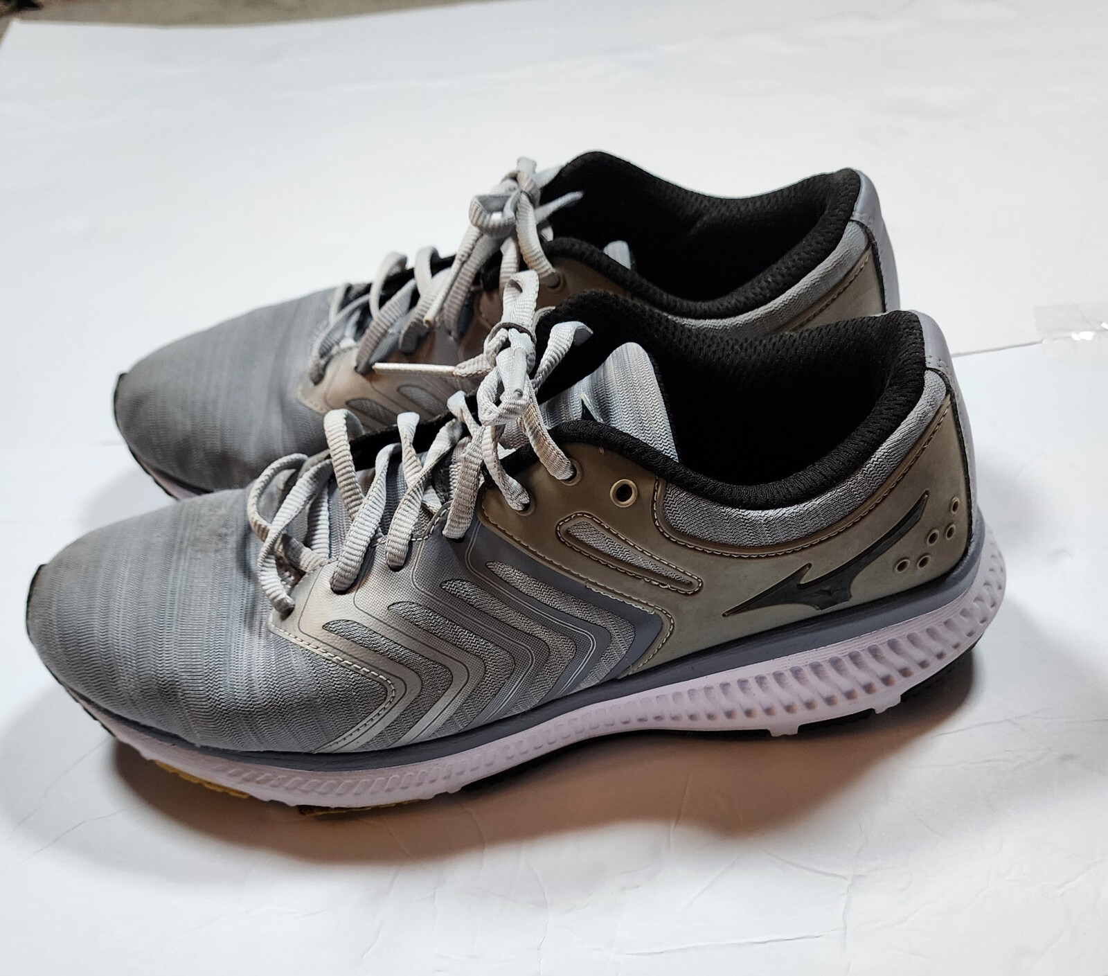 SAOLA Scarpe Mizumo Arrow Ruinning grigie stringate taglia 9 5 uomo