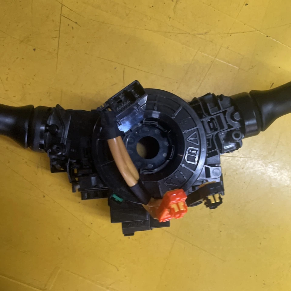 Muelle de reloj de dirección Subaru Outback 2010-2014 83111AJ930 OEM y señal 🛞 Foto 3 de 4